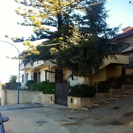 Charming House With Sea And Mountain Views In Ribera